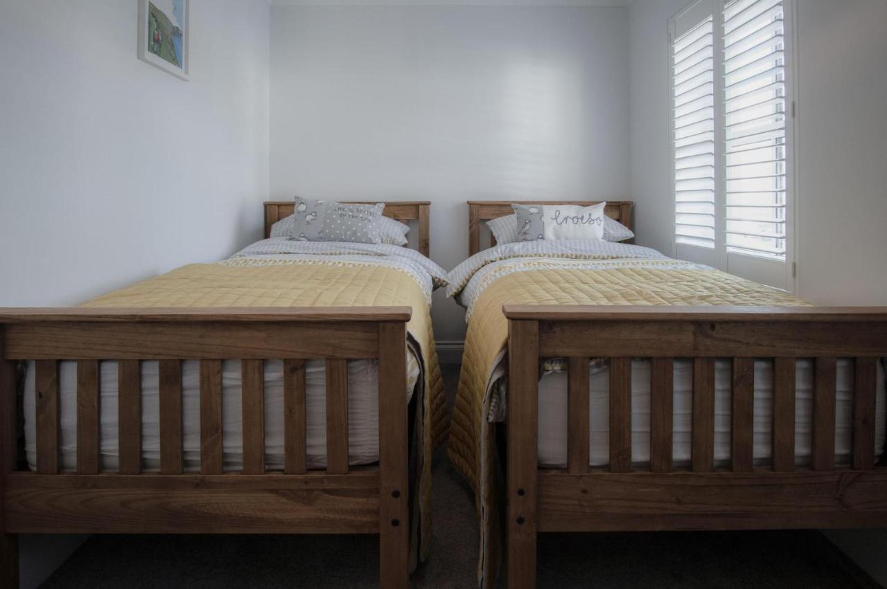 Ty Melyn - 2 Bedroom Cottage - เท็นบี ภายนอก รูปภาพ