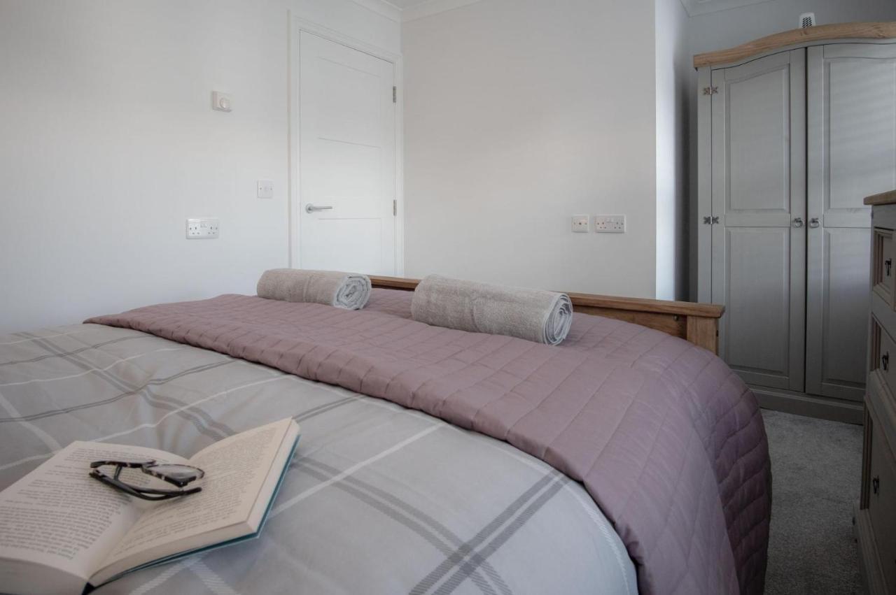 Ty Melyn - 2 Bedroom Cottage - เท็นบี ภายนอก รูปภาพ